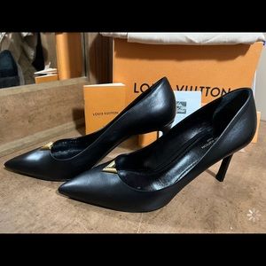 Size 10 Louie Vuitton black leather heel.